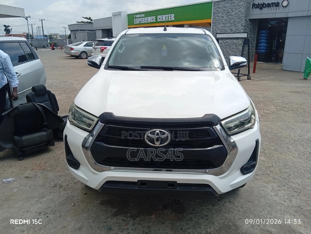 Toyota Hilux 2019 White