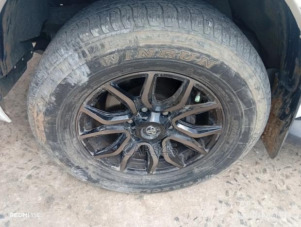 Toyota Hilux 2019 White