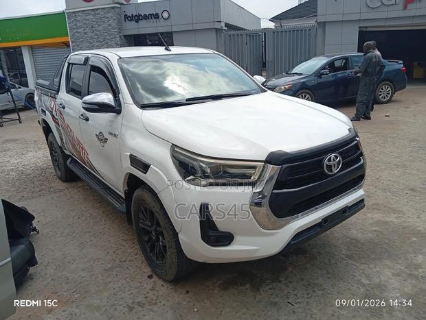 Toyota Hilux 2019 White