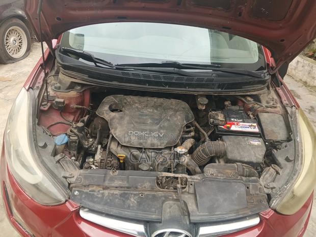 Hyundai Elantra 2016 Red