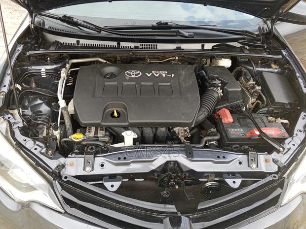Toyota Corolla 2015 Black