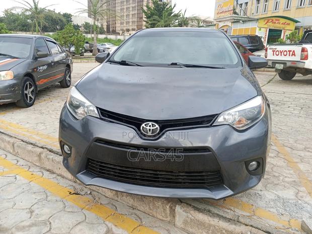 Toyota Corolla 2015 Black