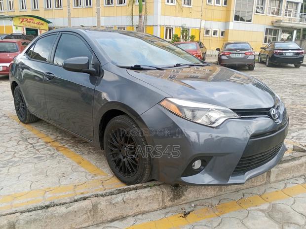 Toyota Corolla 2015 Black