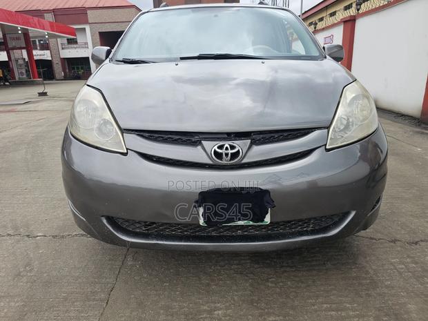 Toyota Sienna 2006 Gray