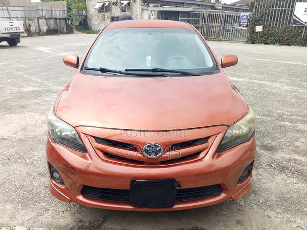 Toyota Corolla S Special Edition 4dr Sedan (1.8L 4cyl 4A) 2013 Orange