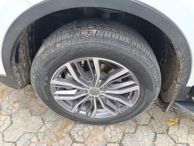 Geely Azkarra 2022 White