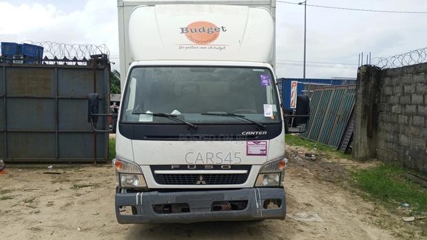 Mitsubishi Canter 2010 White