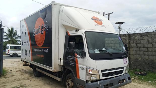 Mitsubishi Canter 2010 White