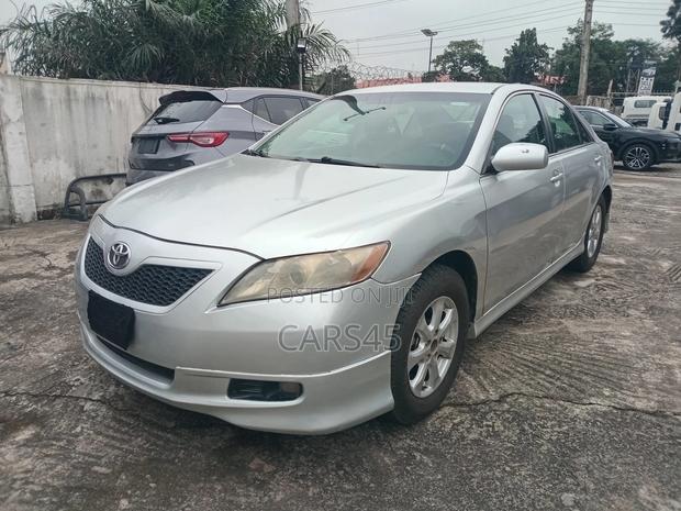 Toyota Camry 2009 Silver