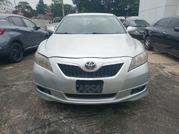 Toyota Camry 2009 Silver