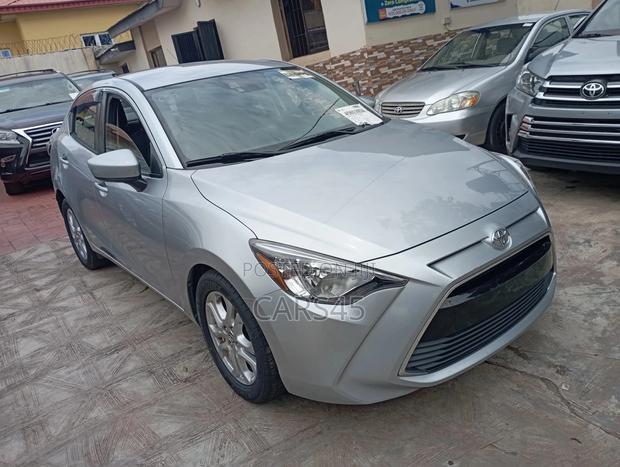 Toyota Yaris iA 2018 Silver