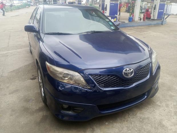 Toyota Camry 2011 Blue