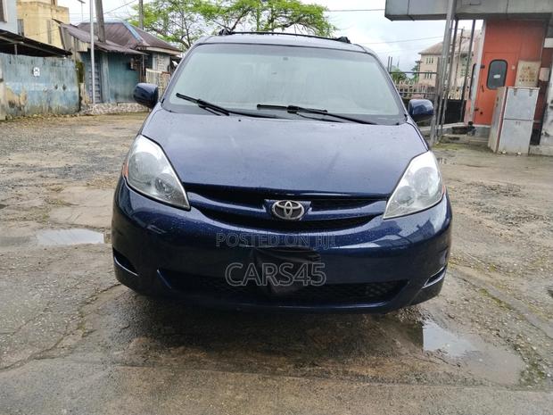 Toyota Sienna LE 2008 Blue