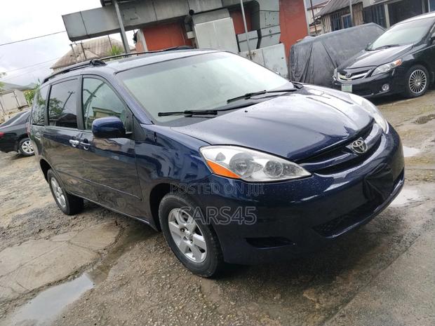 Toyota Sienna LE 2008 Blue