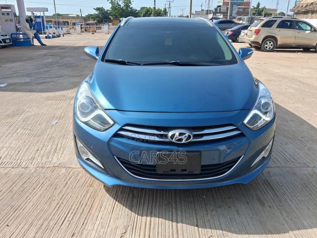 Hyundai i40 2013 Blue