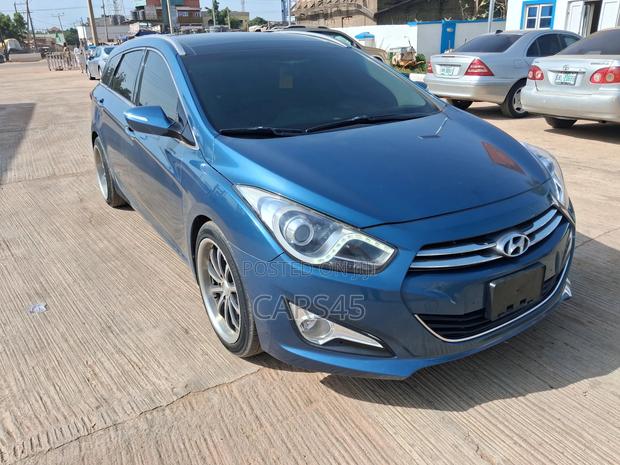 Hyundai i40 2013 Blue