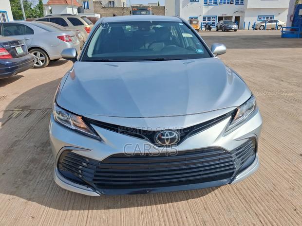 Toyota Camry 2023 Silver