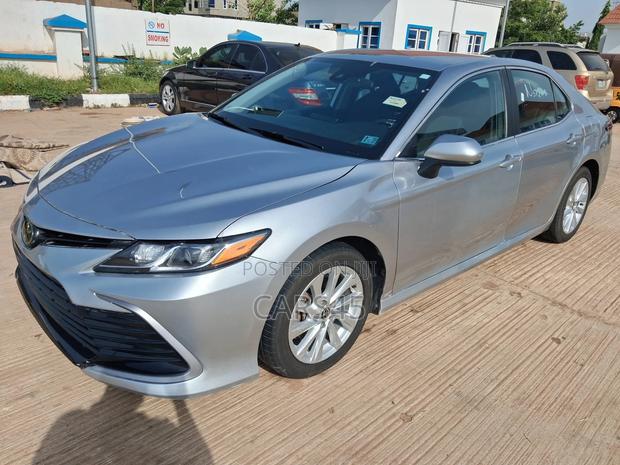 Toyota Camry 2023 Silver