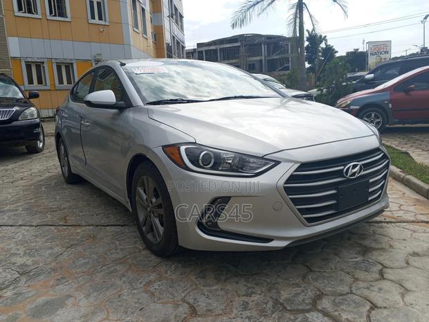 Hyundai Elantra 2018 Silver