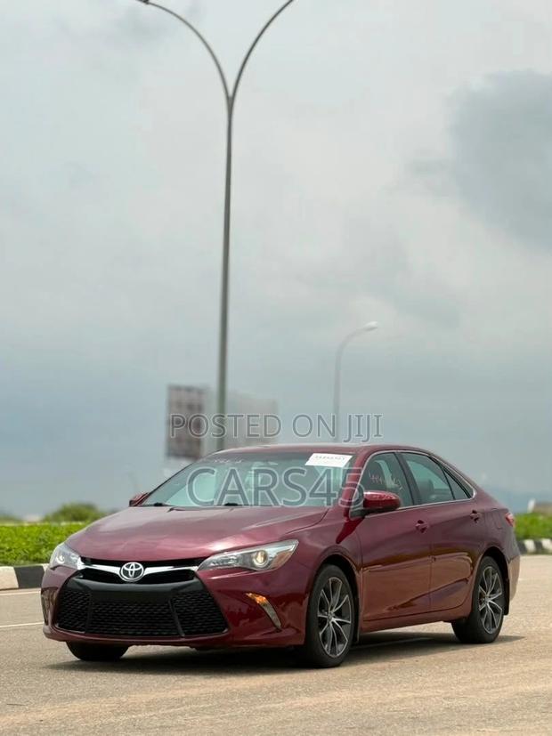 Toyota Camry XLE 4dr Sedan (2.5L 4cyl 6A) 2015 Red