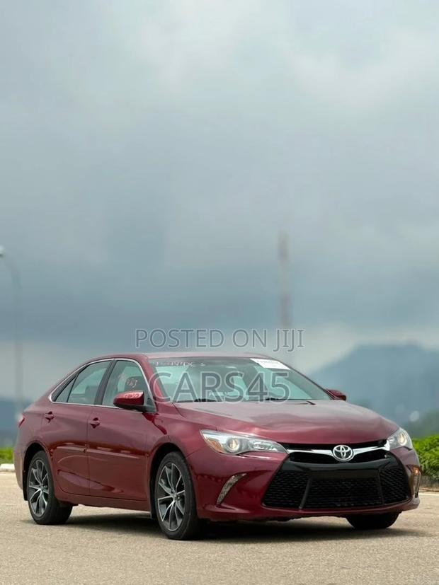 Toyota Camry XLE 4dr Sedan (2.5L 4cyl 6A) 2015 Red