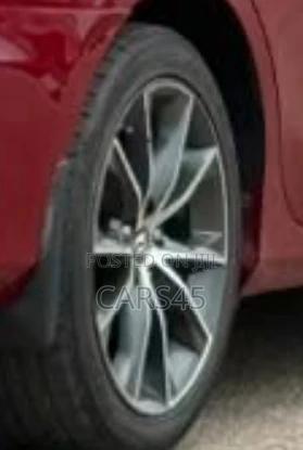 Toyota Camry XLE 4dr Sedan (2.5L 4cyl 6A) 2015 Red