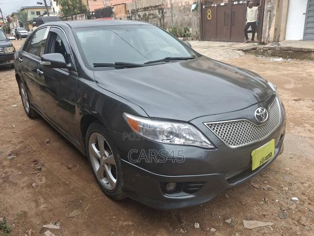 Toyota Camry 2007 Gray