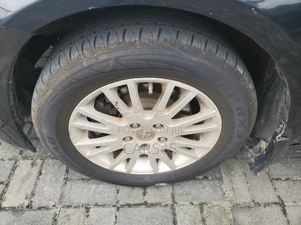 Toyota Avensis 2010 Black