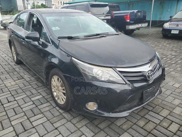 Toyota Avensis 2010 Black