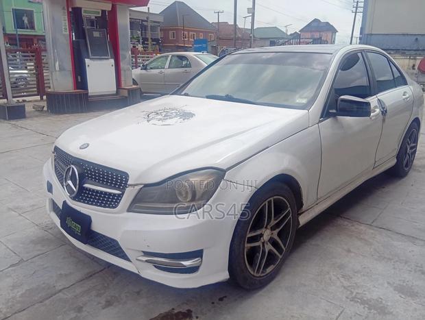 Mercedes-Benz C300 2008 White