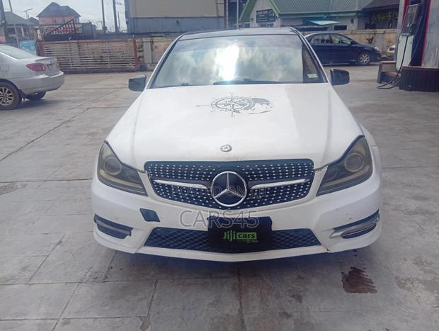 Mercedes-Benz C300 2008 White