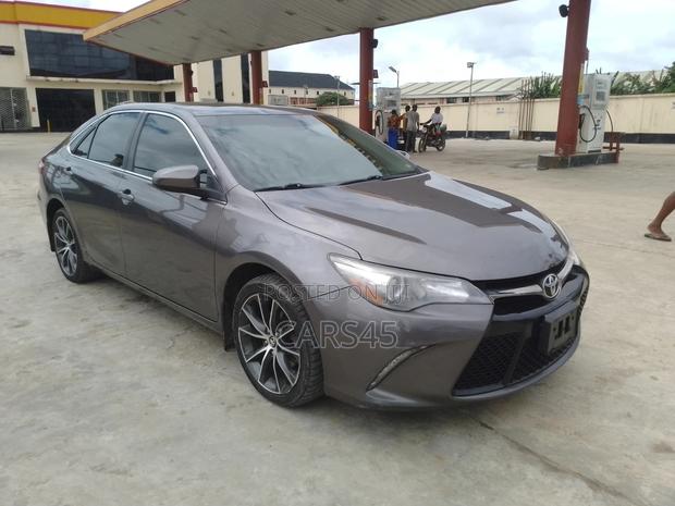 Toyota Camry 2017 Gray