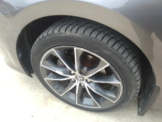 Toyota Camry 2017 Gray