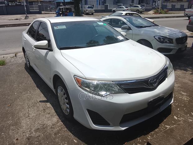Toyota Camry L 4dr Sedan (2.5L 4cyl 6A) 2014 White