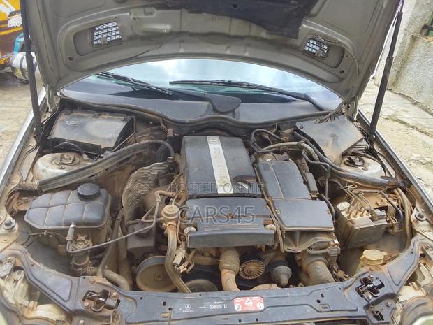 Mercedes-Benz 230E 2003 Silver