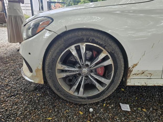 Mercedes-Benz C300 2015 White