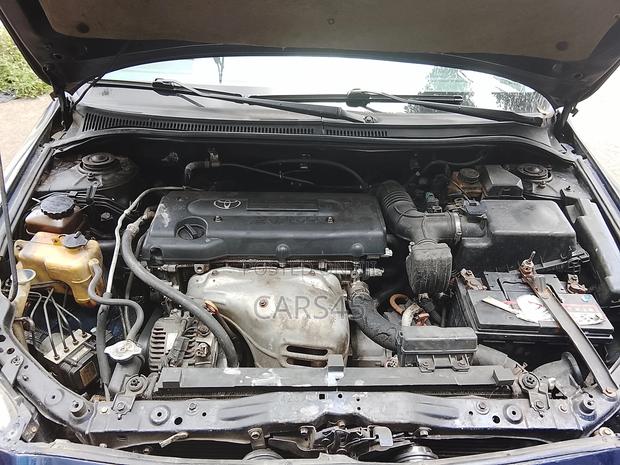 Toyota Avensis 1.8 C Combi 2005 Blue