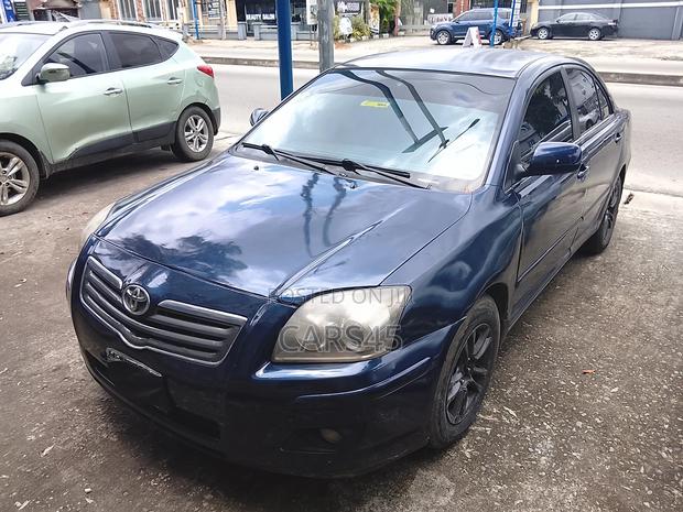 Toyota Avensis 1.8 C Combi 2005 Blue