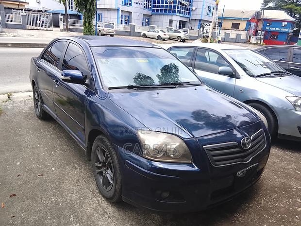 Toyota Avensis 1.8 C Combi 2005 Blue