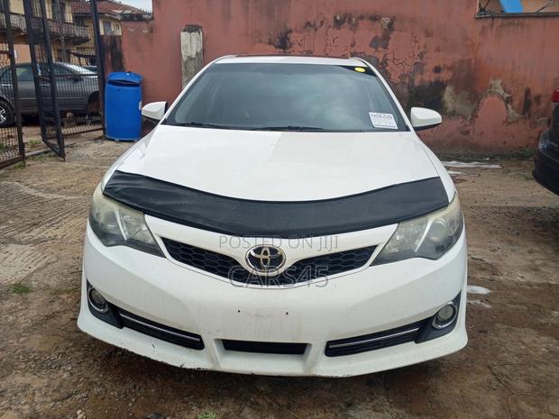 Toyota Camry 2014 White