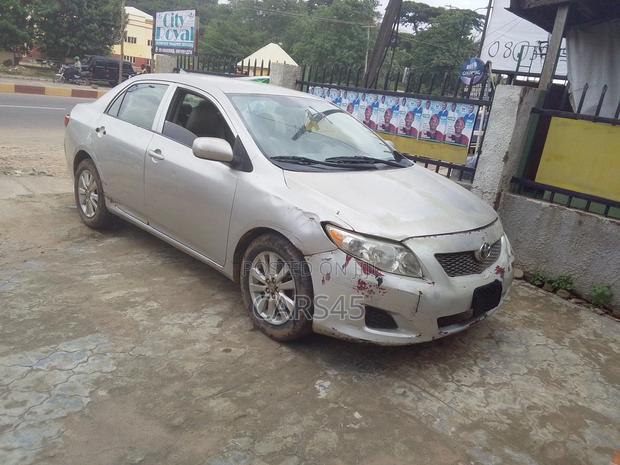 Toyota Corolla 2009 Gold