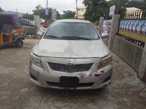 Toyota Corolla 2009 Gold
