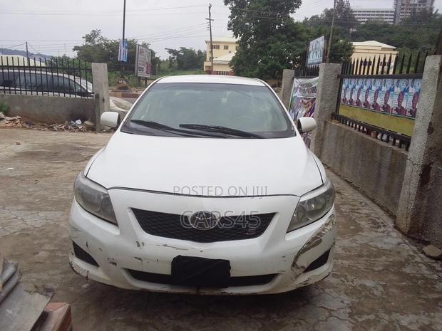 Toyota Corolla 2009 White