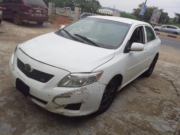 Toyota Corolla 2009 White