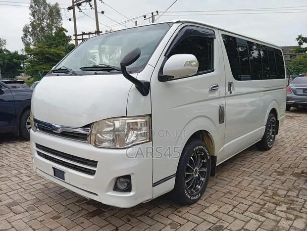 Toyota HiAce 2011 White
