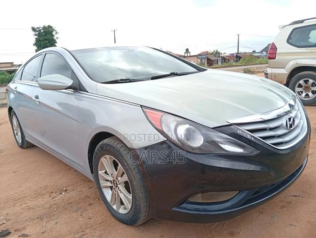 Hyundai Sonata Limited 2.0T Sedan (2.0L 4cyl 6A) 2012 Blue