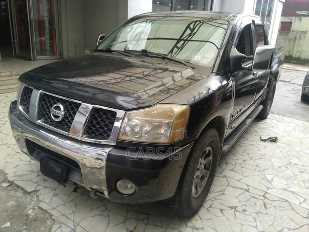 Nissan Titan 2005 Black