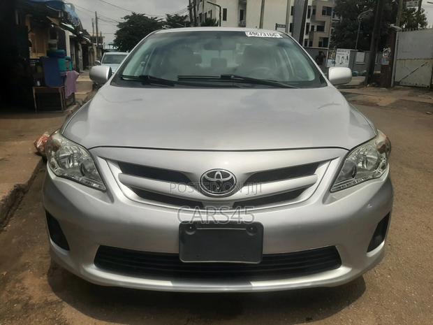 Toyota Corolla 2011 Silver