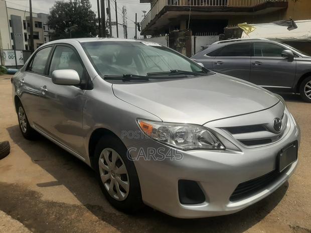 Toyota Corolla 2011 Silver