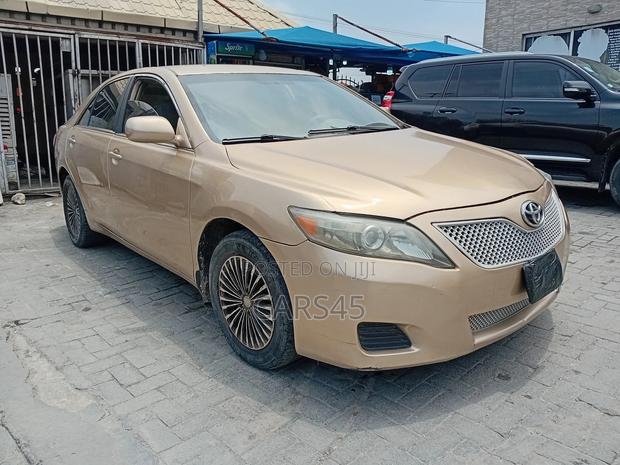 Toyota Camry 2008 Gold